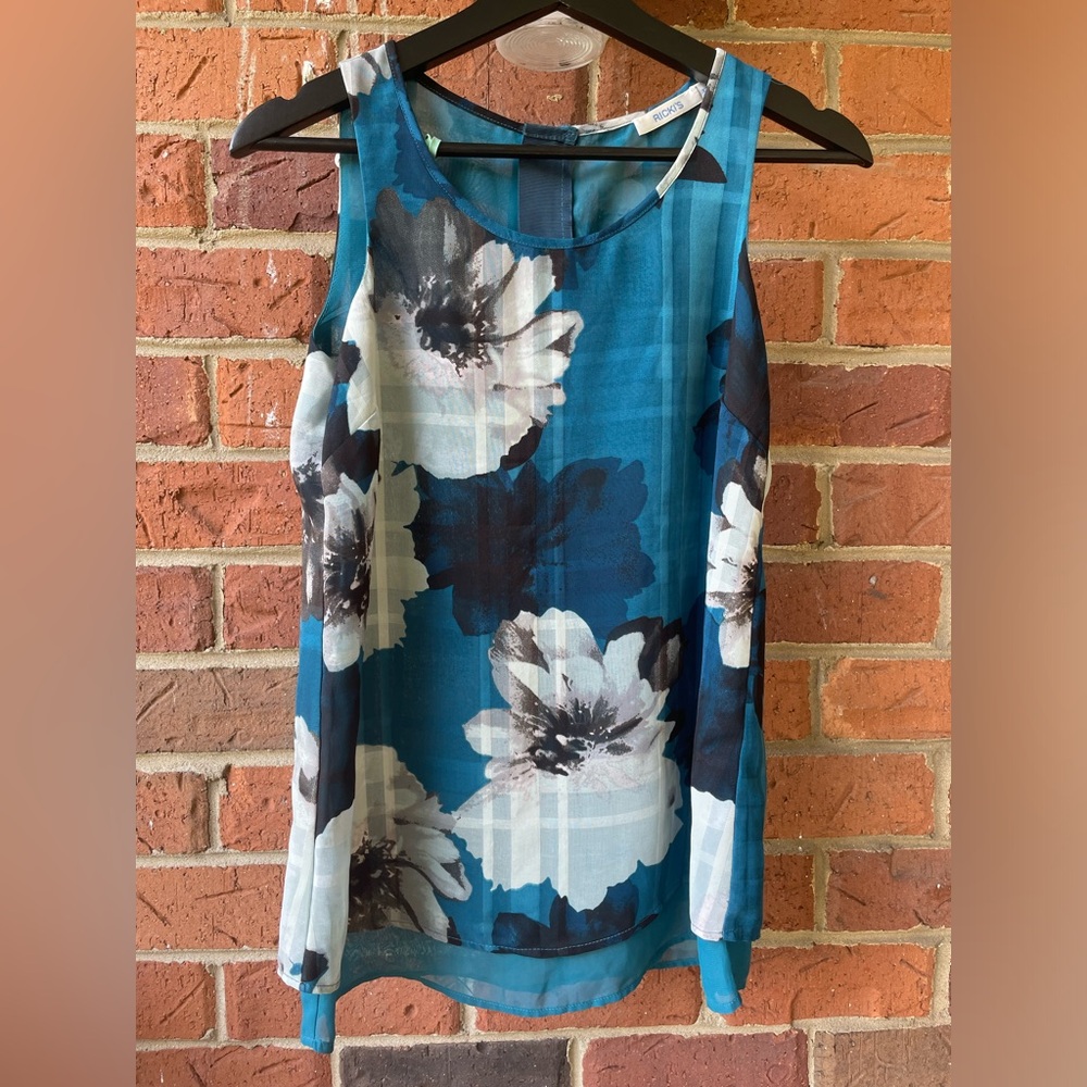 New - Ricki’s woman top Sz carp (1307)